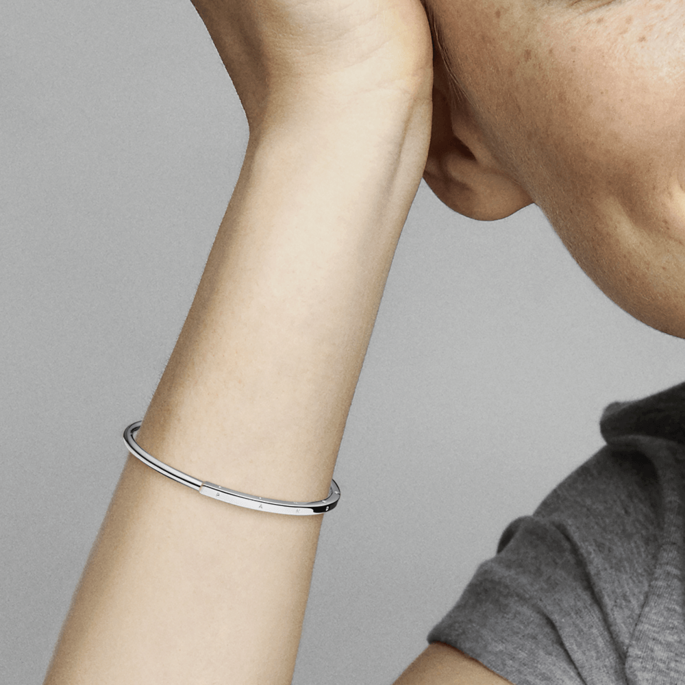 Imagem 5 do produto Bracelete Rigido Prata Pandora Signature Id