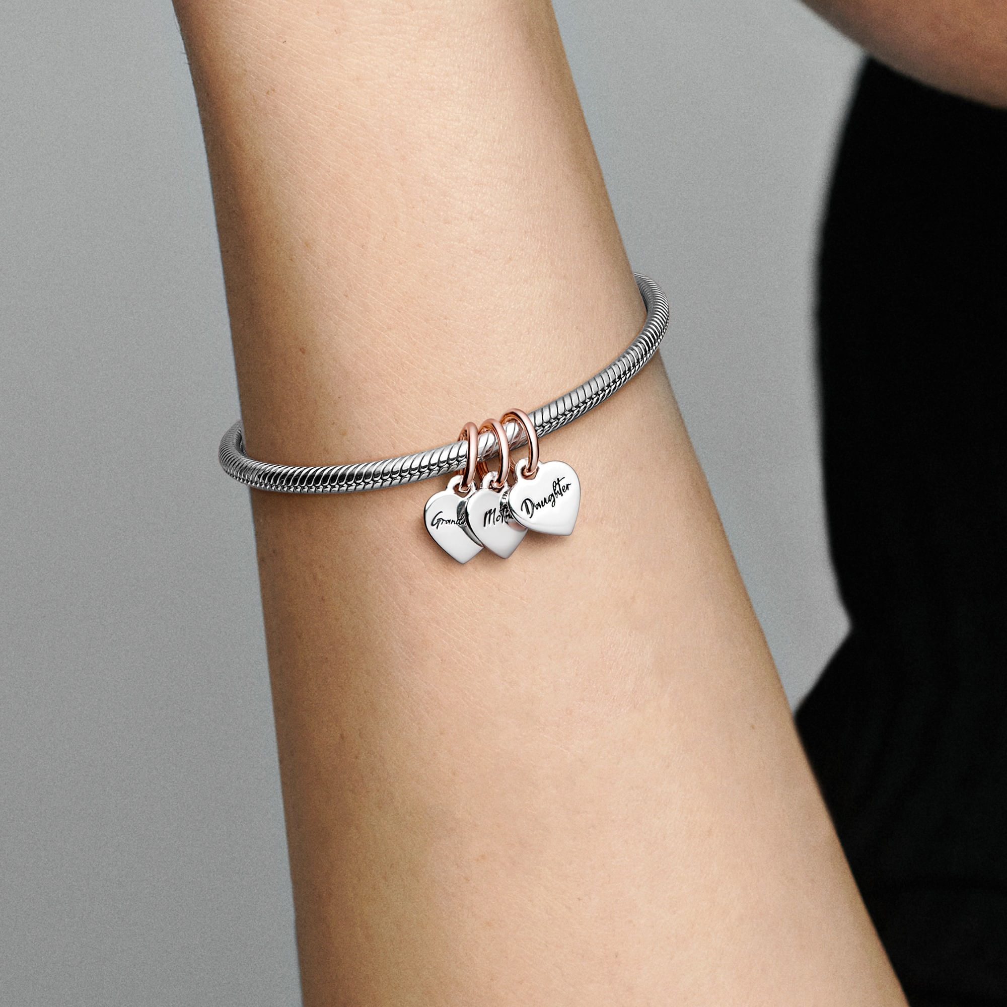Imagem 5 do produto Charm Pendente Divisível Corações Avó, Mãe e Filha