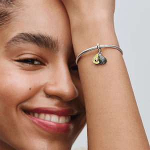 Charm Pendente Abacate Verde em Dois Tons