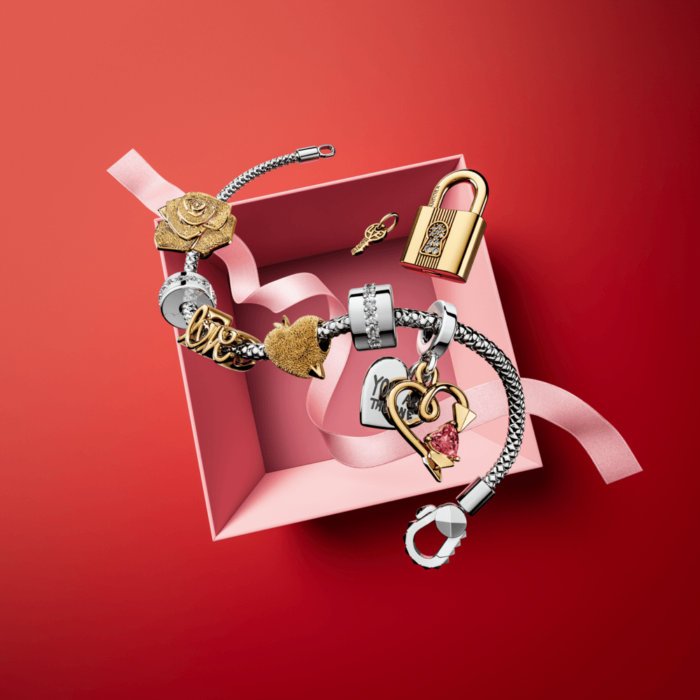 Charm-Pendente-Duplo-Coracao-E-Flecha-Gravavel-763622C01-V5.png