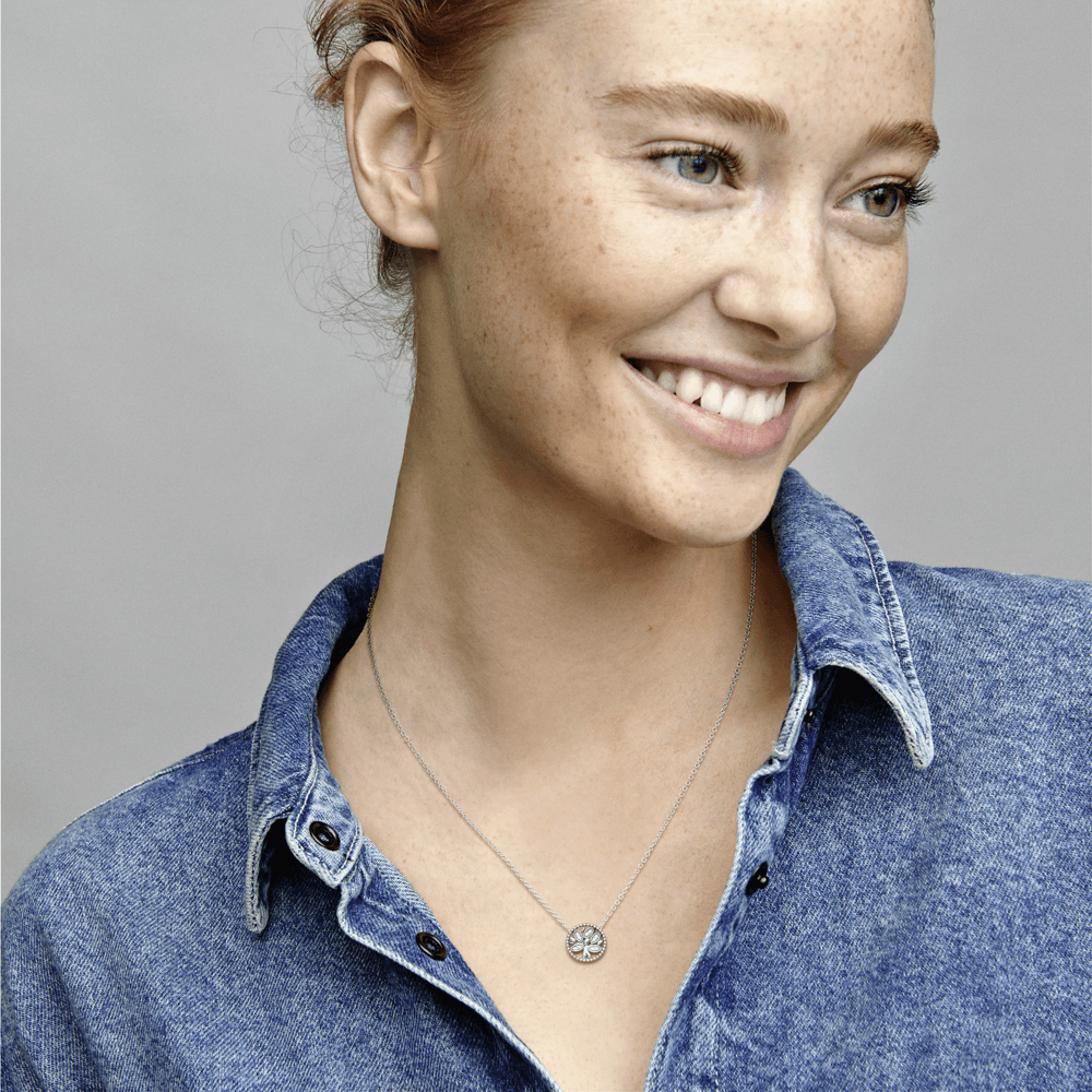 PNGTRPNT_397780CZ_ABC123_MODEL_eCOM_01_RGB.png