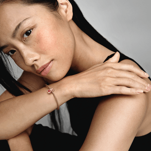Charm Rose Coelho Ano Novo Chines