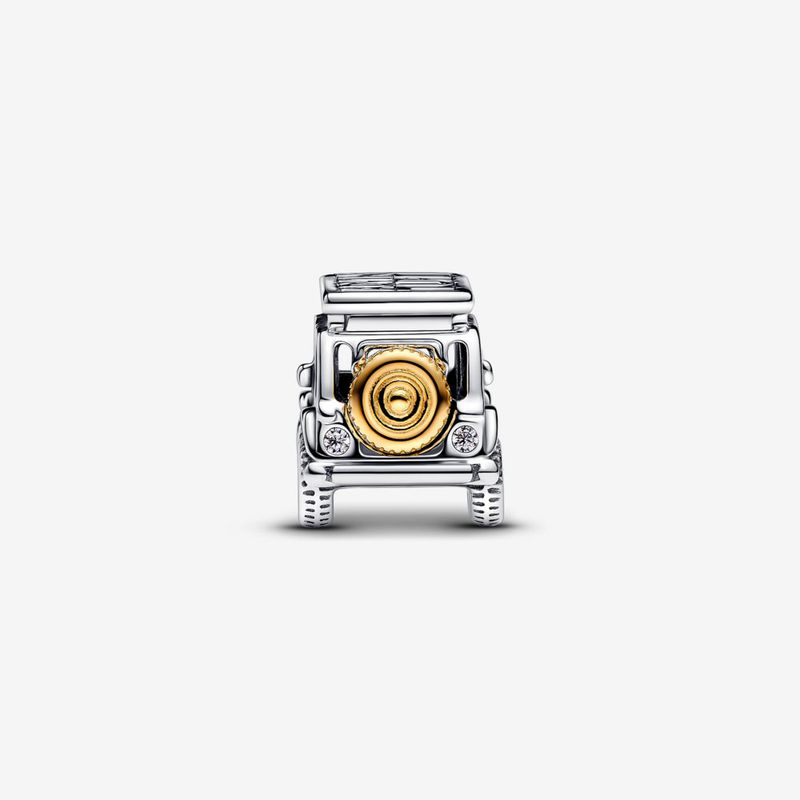Charm_Viagem_de_Carro_em_Dois_Tons_763330C01_V1_RGB.png
