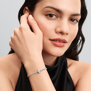 Charm Prata Separador Branco Brilhante