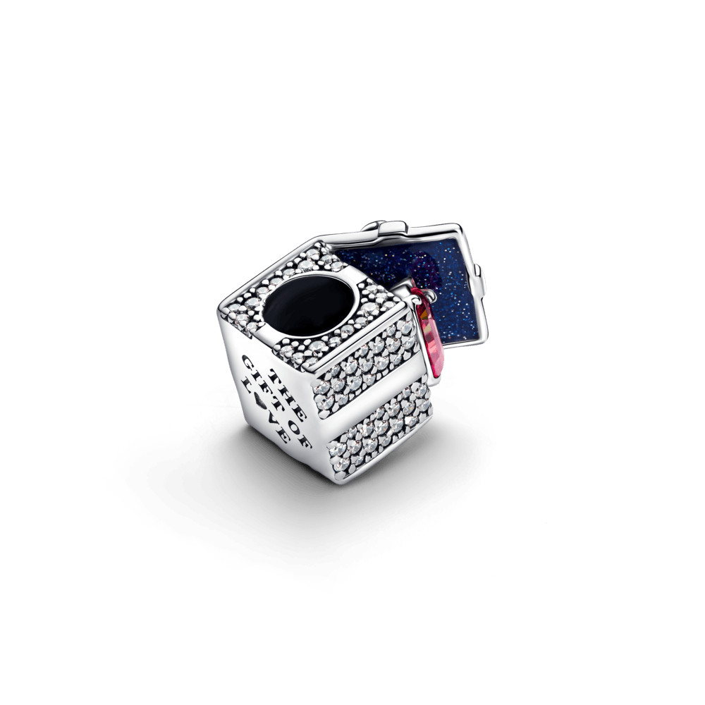 charm-prata-presente-de-natal-coração-brilhante-793603C01_V4.png