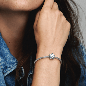 Charm Prata Estrela Brilhante Azul em Pavé