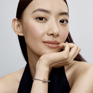 Charm Ouro Cobra Enrolada Brilhante