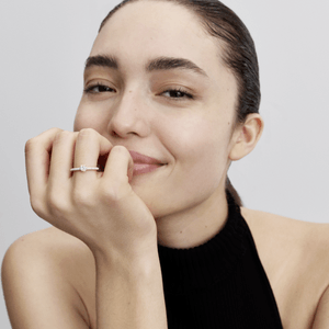 Anel Dourado Coração De Zircônia E Esmalte Branco