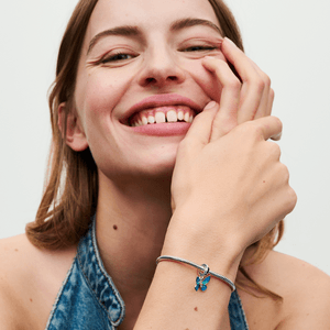 Charm Prata Pendente Borboleta Azul - Pandora Club 2024