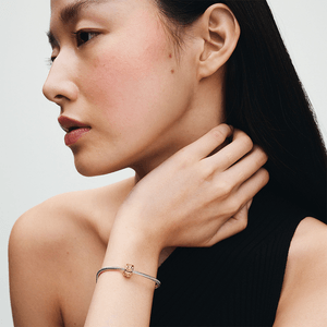 Charm de Ouro Separador Corações Entrelaçados